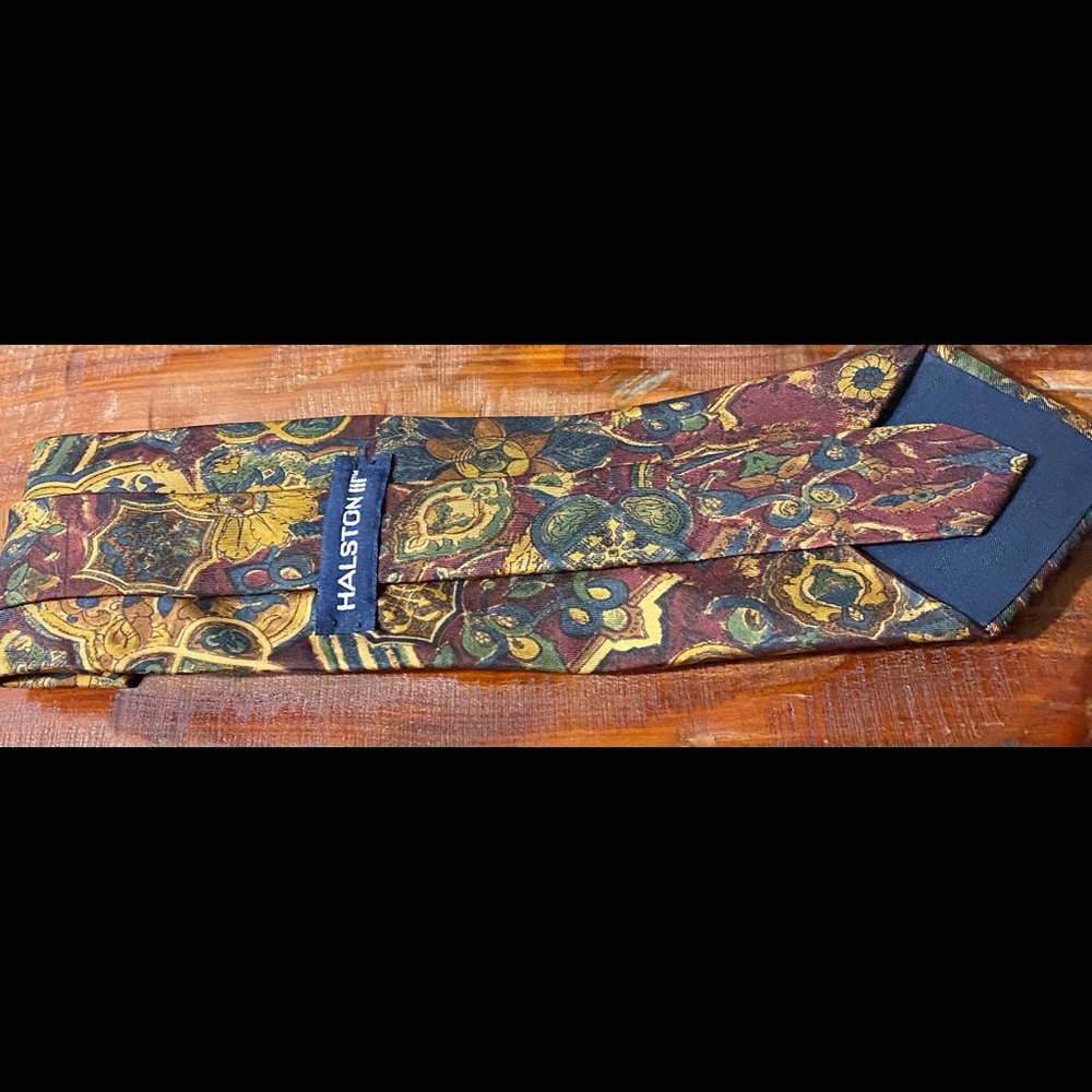 TIe - Picture 3 of 3